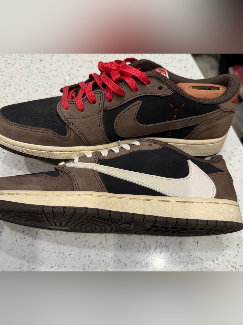 Nike air Jordan Travis Scott’s Men’s Low-Top Sneakers in Brown and Black